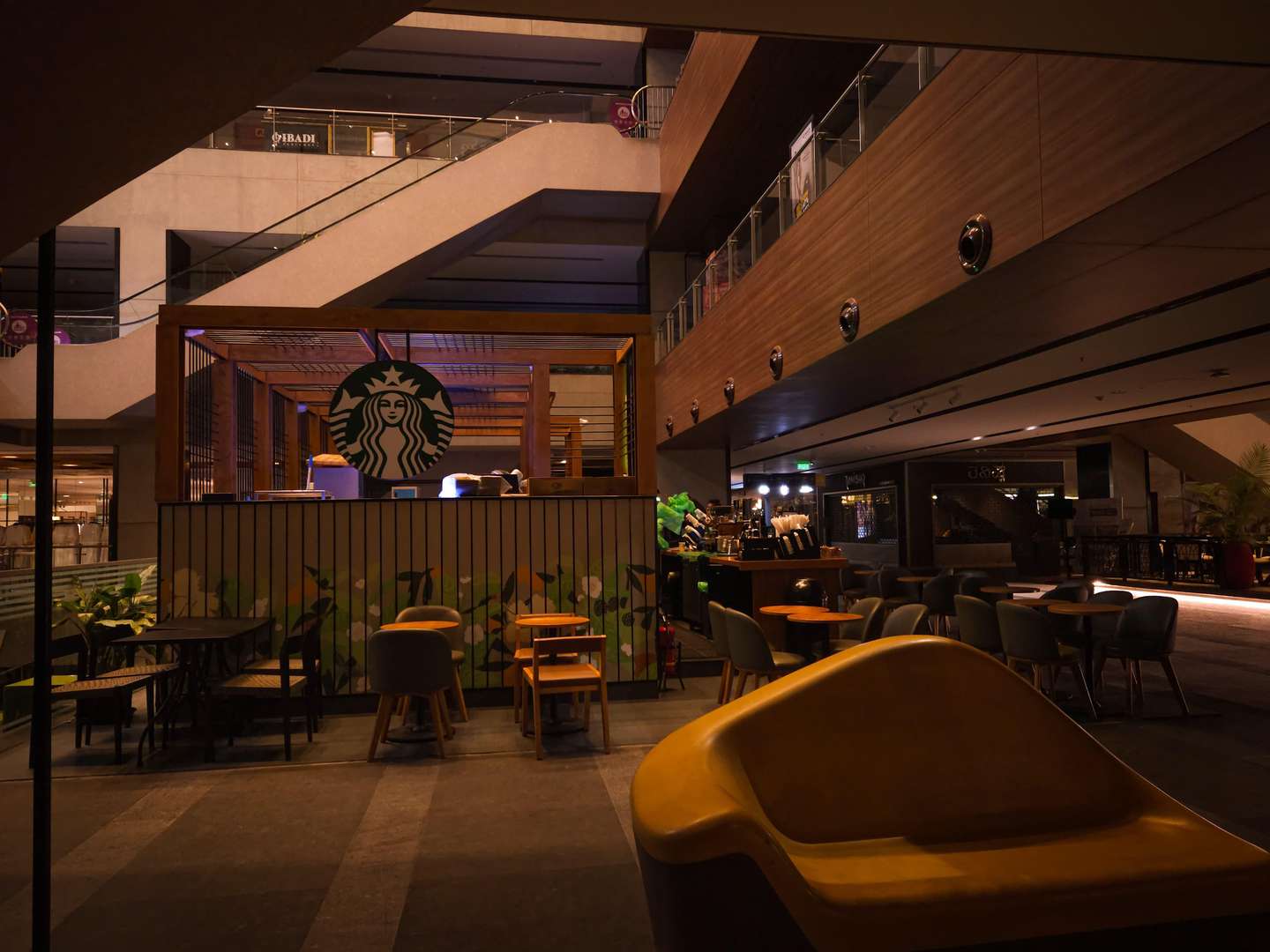 📍 Starbucks, Nexus Santiniketan Mall